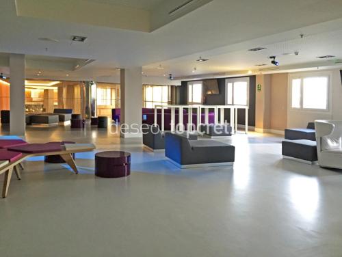 madrid-hotel02-micro-blanco-roto-gris-perla-gris-acero